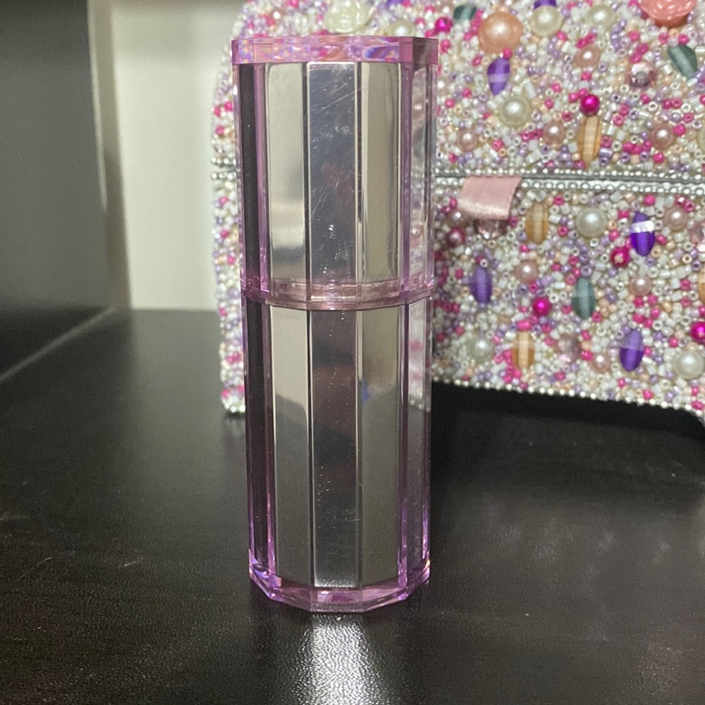 About Face Light Lock Highlight Fluid in Fight or Flight